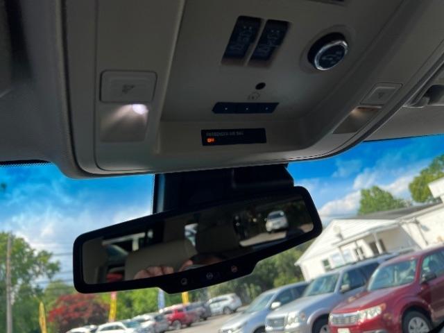 GMC Yukon Denali 4WD 2015