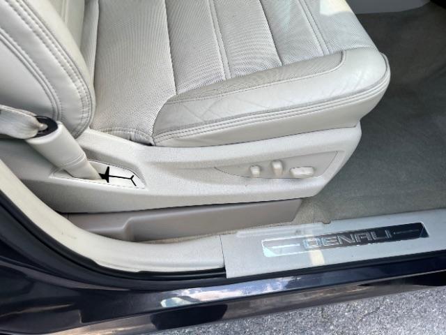 GMC Yukon Denali 4WD 2015
