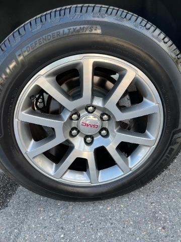 GMC Yukon Denali 4WD 2015