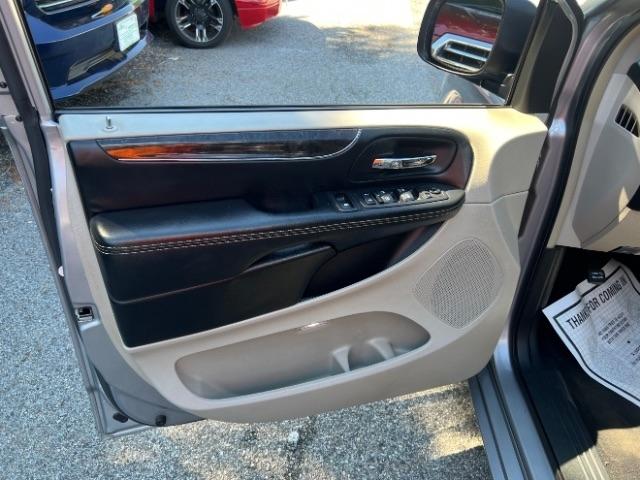Chrysler Town & Country Touring 2016