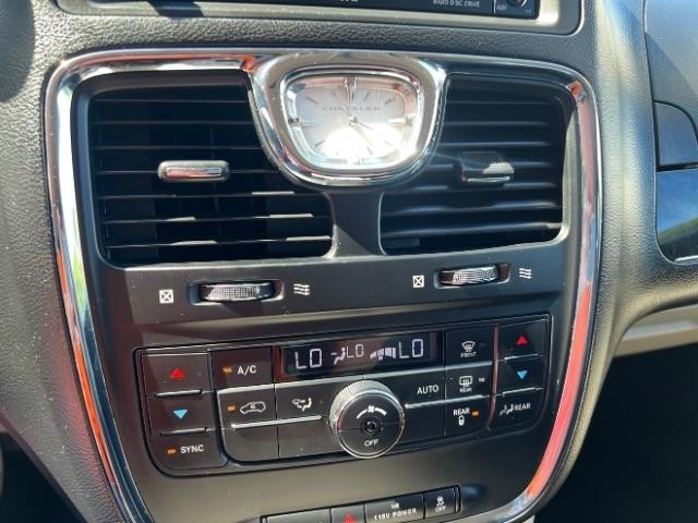 Chrysler Town & Country Touring 2016