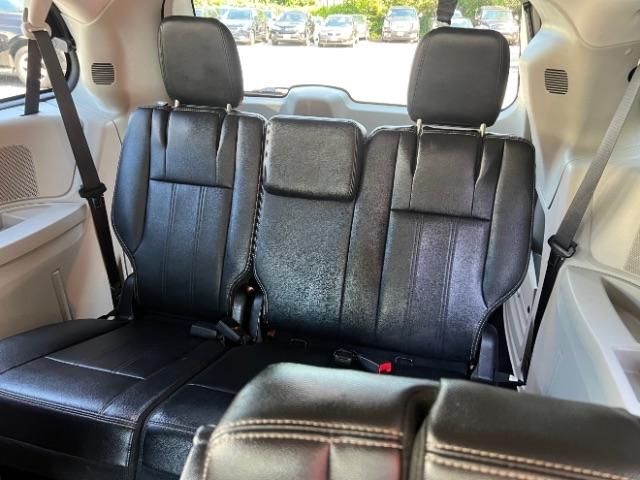 Chrysler Town & Country Touring 2016