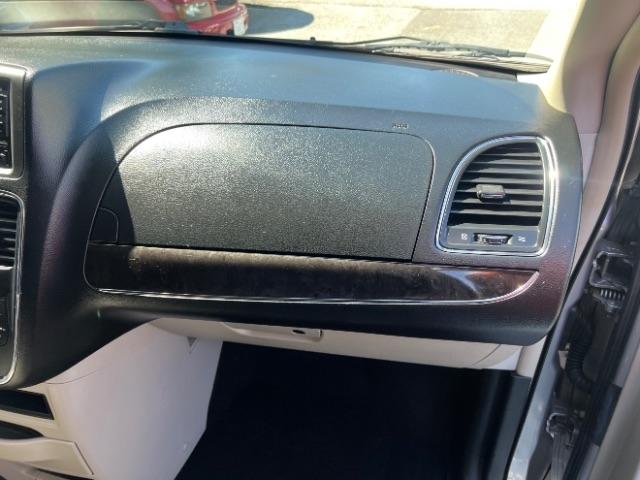 Chrysler Town & Country Touring 2016