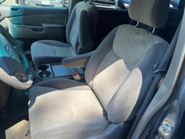 Toyota Sienna CE FWD 8-Passenger 2008