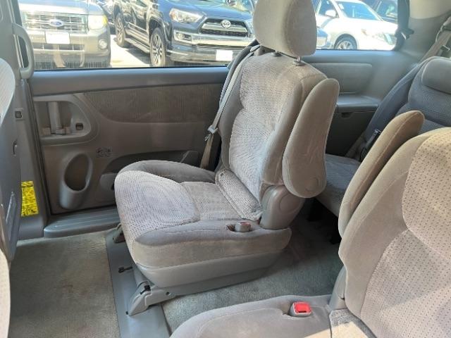 Toyota Sienna CE FWD 8-Passenger 2008