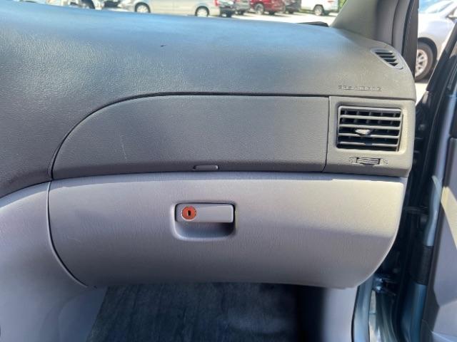 Toyota Sienna CE FWD 8-Passenger 2008