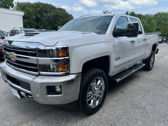 2019 Chevrolet Silverado 2500HD High Country Crew Cab Short Box 4WD