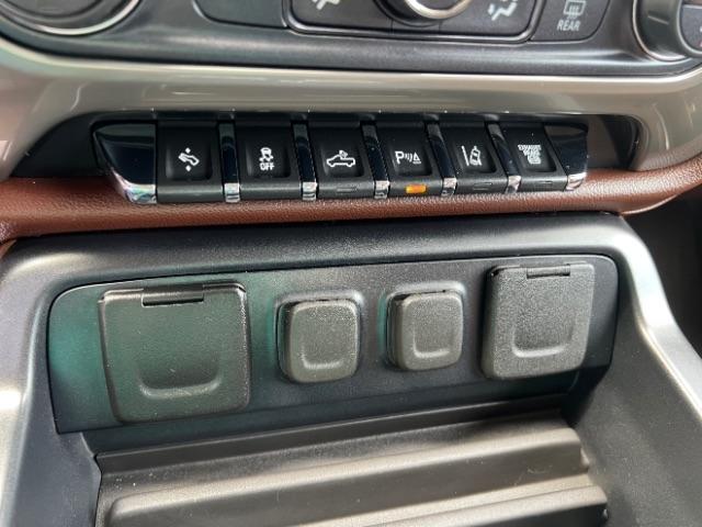 Chevrolet Silverado 2500HD High Country Crew Cab Short Box 4WD 2019