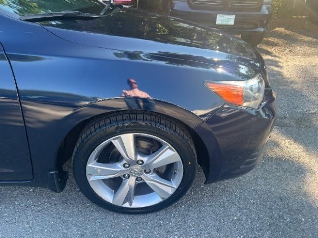 Acura ILX 5-Spd AT w/ Premium Package 2013
