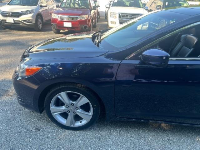 Acura ILX 5-Spd AT w/ Premium Package 2013