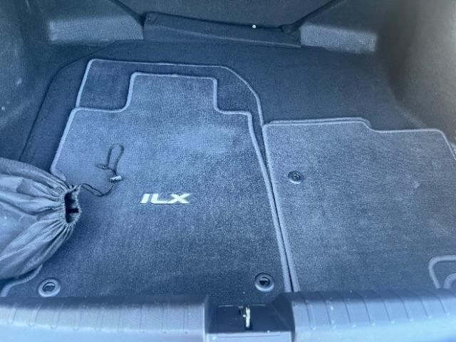 Acura ILX 5-Spd AT w/ Premium Package 2013