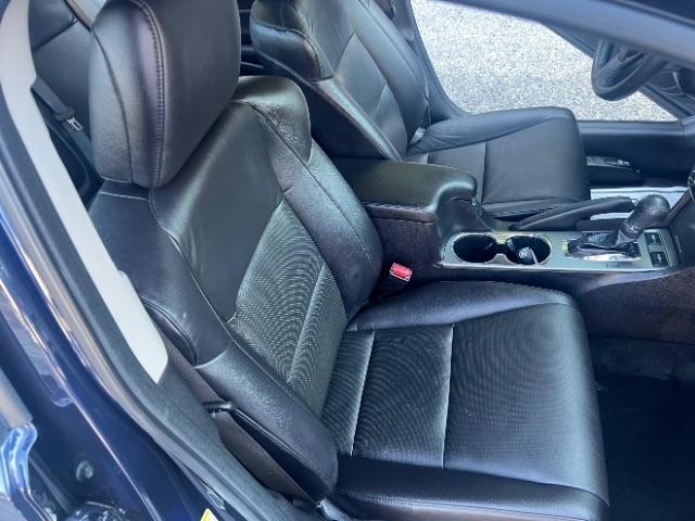 Acura ILX 5-Spd AT w/ Premium Package 2013