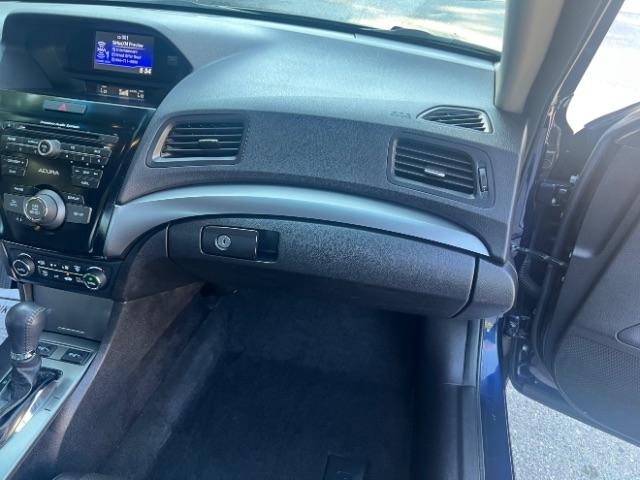 Acura ILX 5-Spd AT w/ Premium Package 2013