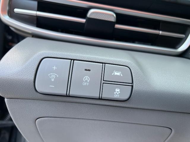 Hyundai Elantra SE 2023