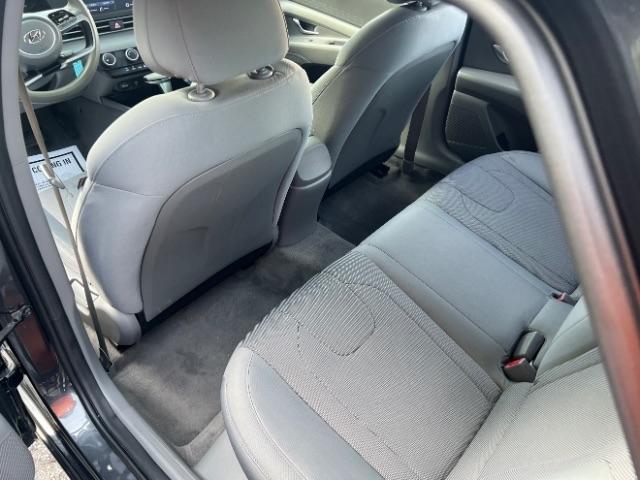 Hyundai Elantra SE 2023