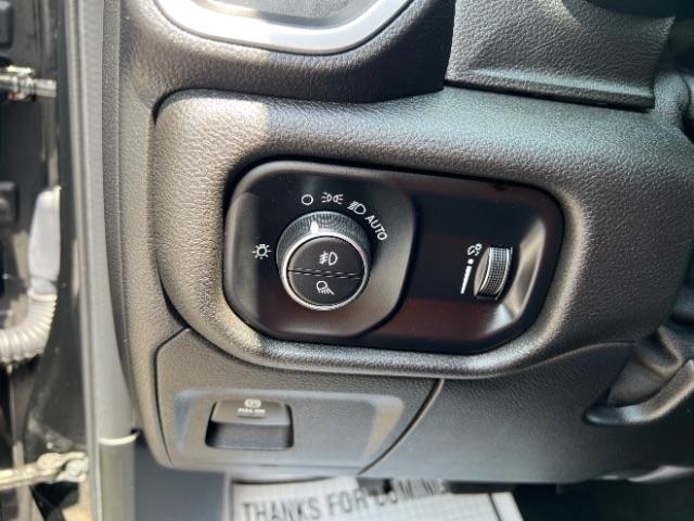RAM 1500 Big Horn Crew Cab SWB 4WD 2020