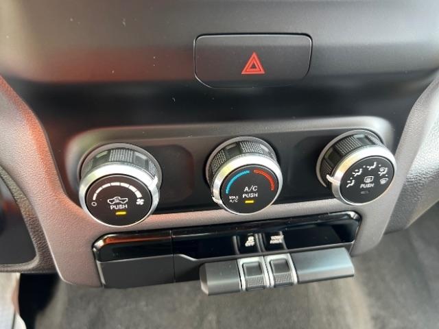 RAM 1500 Big Horn Crew Cab SWB 4WD 2020