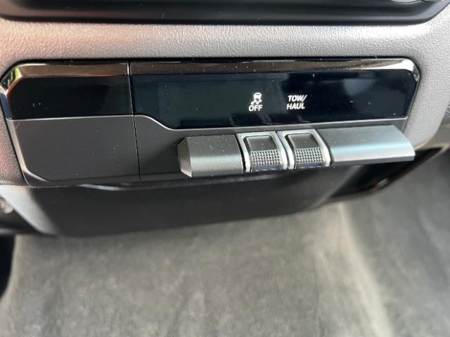 RAM 1500 Big Horn Crew Cab SWB 4WD 2020