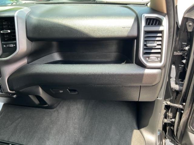 RAM 1500 Big Horn Crew Cab SWB 4WD 2020