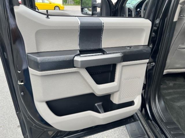 Ford F-250 SD XLT Crew Cab 4WD 2017