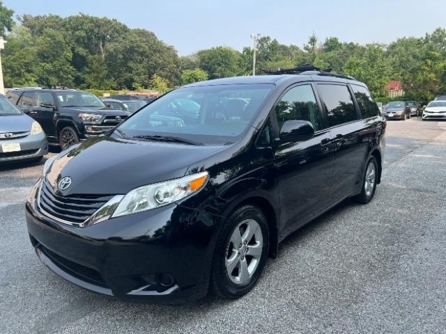 Toyota Sienna LE 8-Passenger 2017