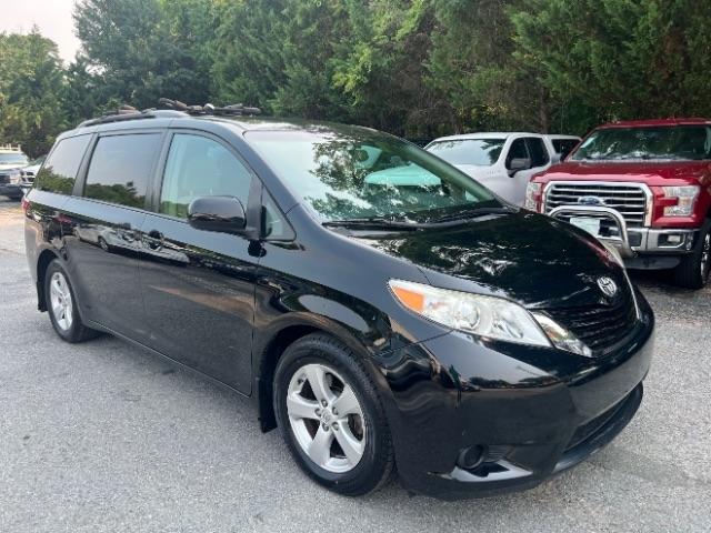 Toyota Sienna LE 8-Passenger 2017