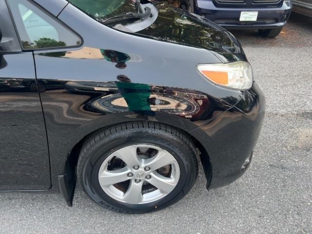Toyota Sienna LE 8-Passenger 2017