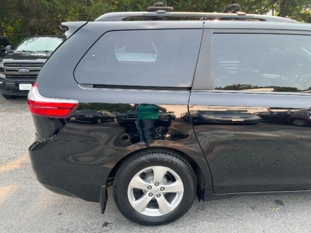 Toyota Sienna LE 8-Passenger 2017