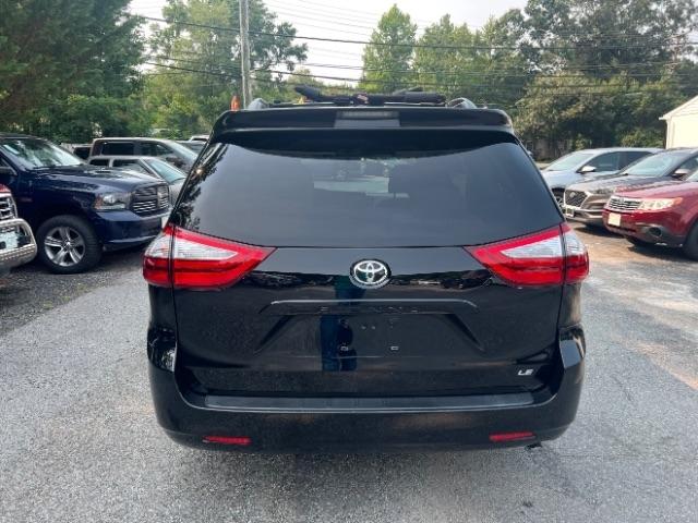 Toyota Sienna LE 8-Passenger 2017