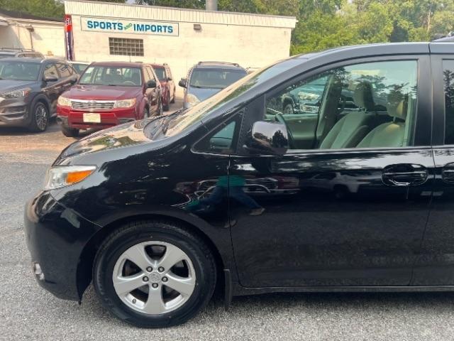 Toyota Sienna LE 8-Passenger 2017