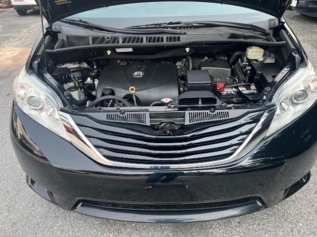 Toyota Sienna LE 8-Passenger 2017