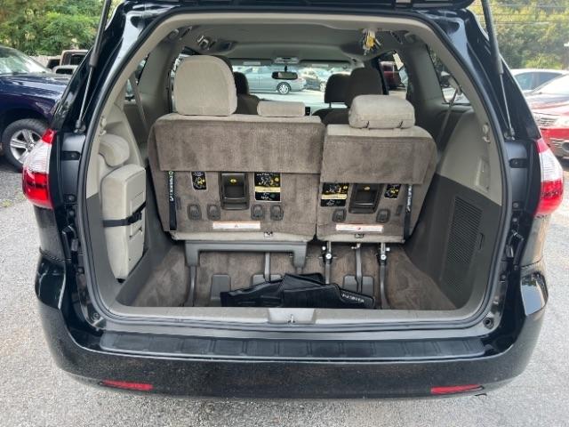 Toyota Sienna LE 8-Passenger 2017
