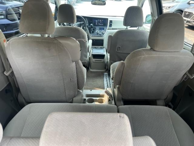 Toyota Sienna LE 8-Passenger 2017