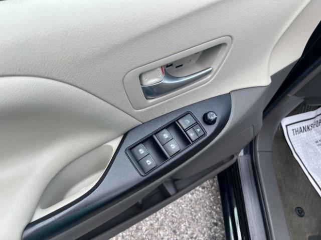 Toyota Sienna LE 8-Passenger 2017