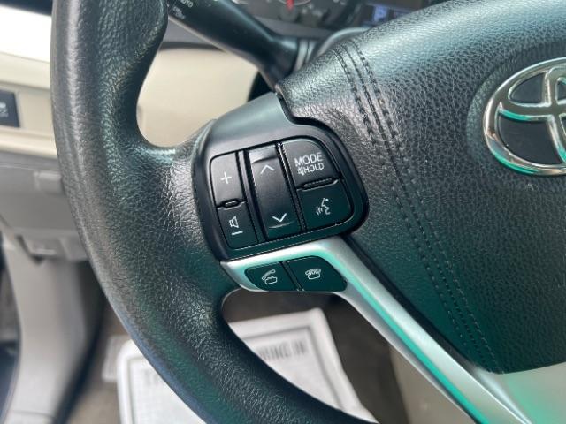 Toyota Sienna LE 8-Passenger 2017