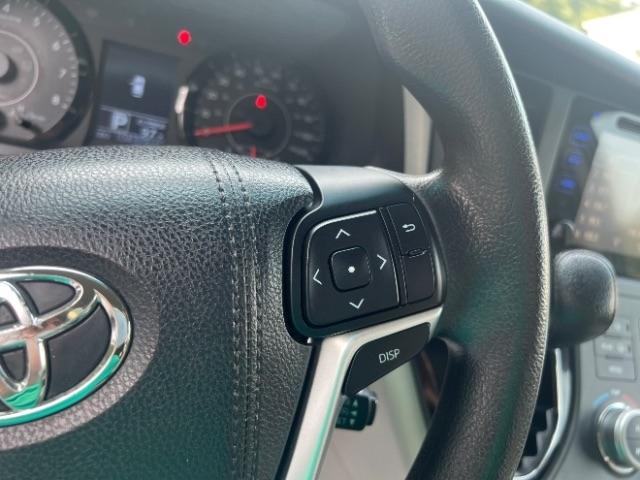 Toyota Sienna LE 8-Passenger 2017