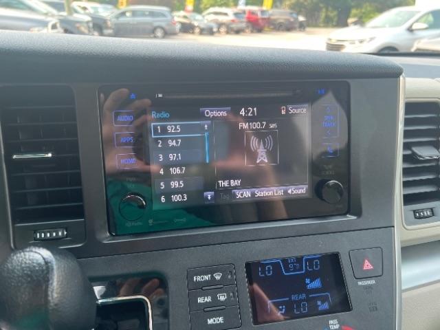 Toyota Sienna LE 8-Passenger 2017