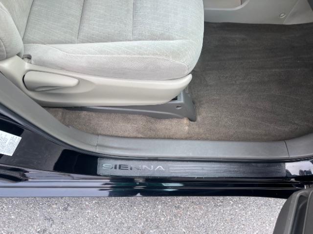 Toyota Sienna LE 8-Passenger 2017