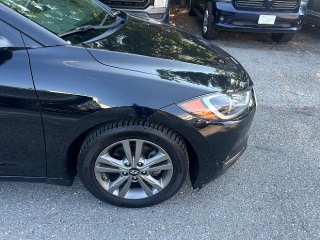 Hyundai Elantra Value Edition 6A 2017
