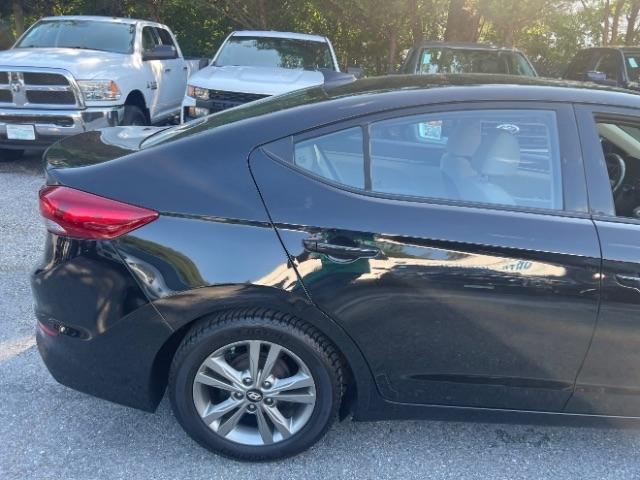 Hyundai Elantra Value Edition 6A 2017