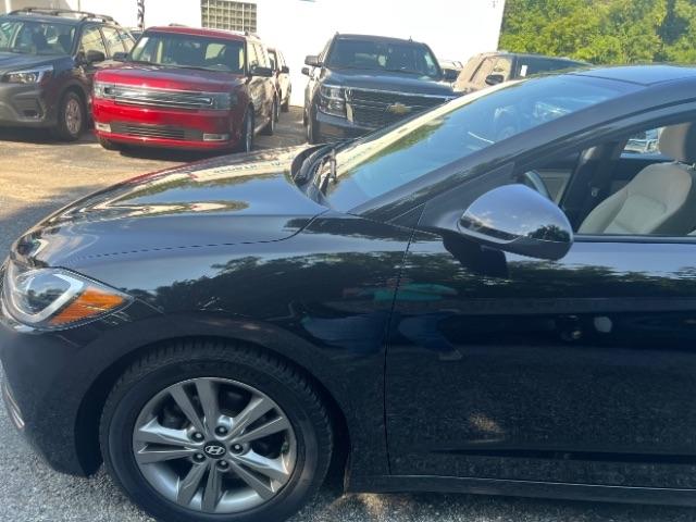 Hyundai Elantra Value Edition 6A 2017