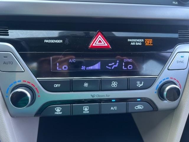 Hyundai Elantra Value Edition 6A 2017