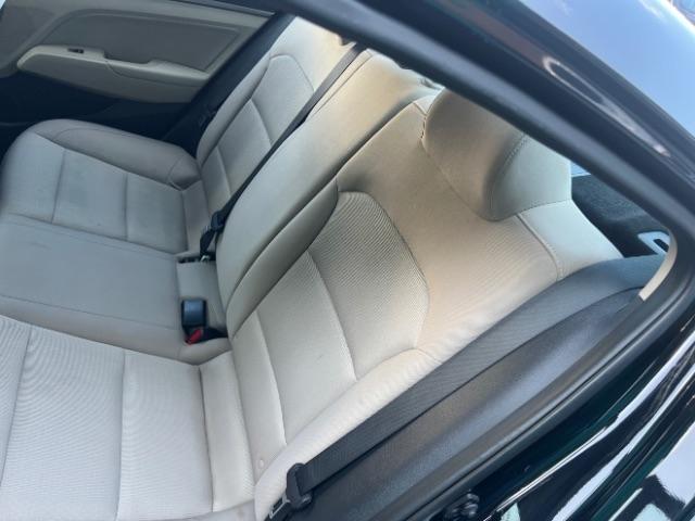 Hyundai Elantra Value Edition 6A 2017