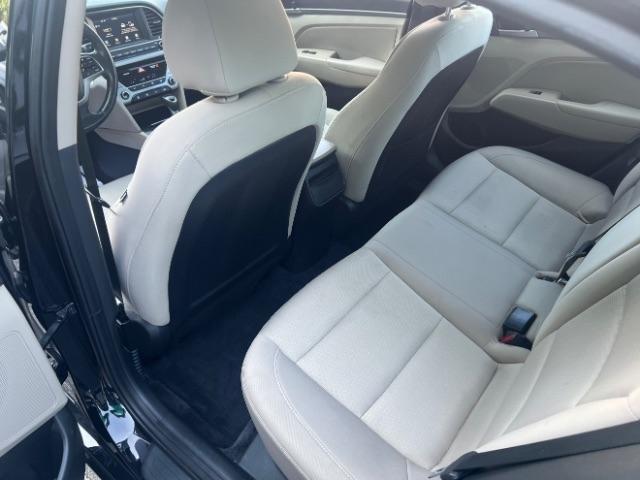 Hyundai Elantra Value Edition 6A 2017