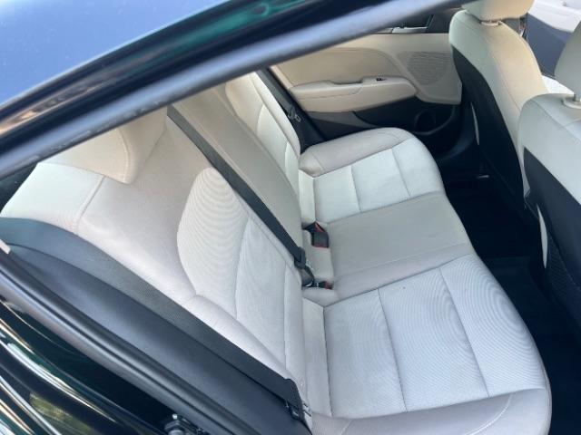 Hyundai Elantra Value Edition 6A 2017