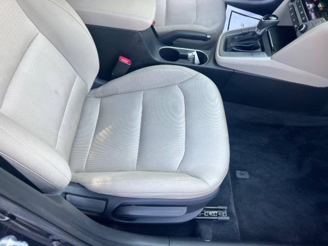 Hyundai Elantra Value Edition 6A 2017