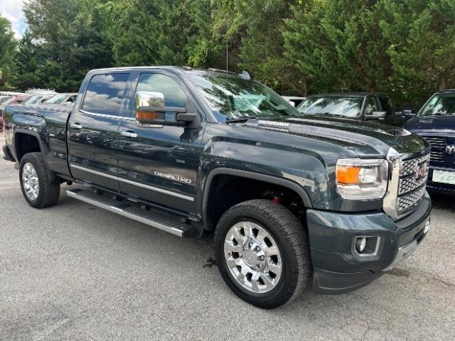 GMC Sierra 2500HD Denali Crew Cab 4WD 2019