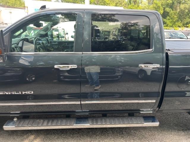 GMC Sierra 2500HD Denali Crew Cab 4WD 2019