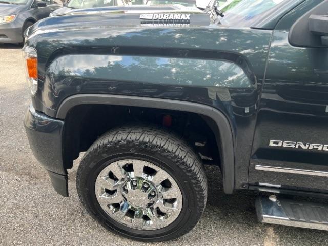 GMC Sierra 2500HD Denali Crew Cab 4WD 2019