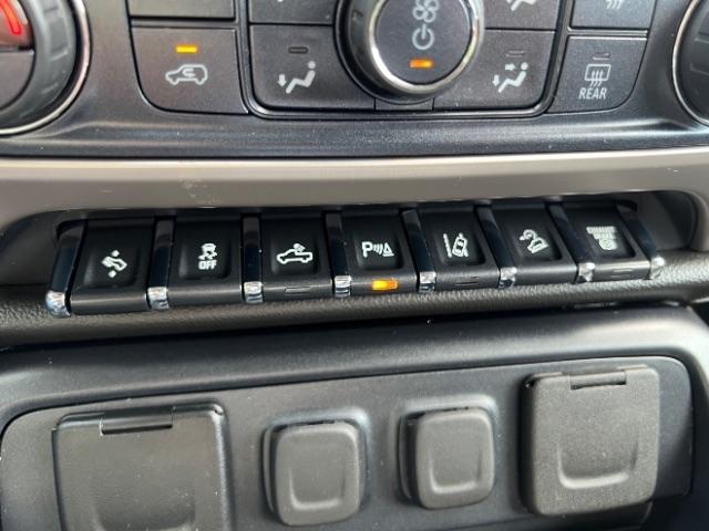 GMC Sierra 2500HD Denali Crew Cab 4WD 2019